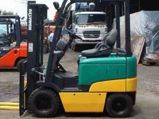 KOMATSU, en perfecto estado con muy pocas horas