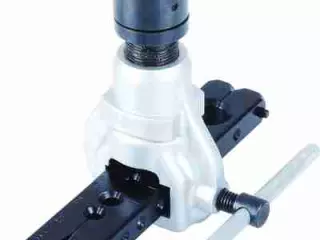 ABOCARDADOR EXCENTRICO CON CARRACA 1/4 A 3/4