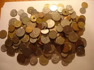 Monedas mundiales al peso por continentes