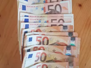 Hola, soy una persona que ofrece préstamos internacionales.