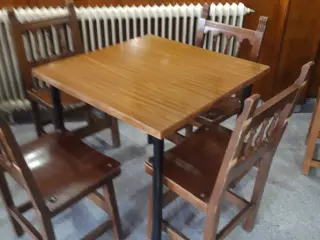 Vendo mesas y sillas