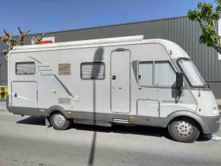 Vendo autocaravana HYMER B614