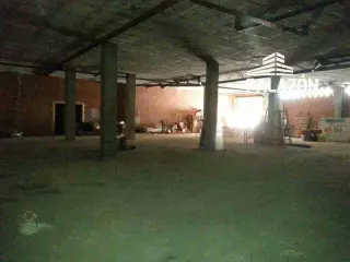 Local Comercial en Venta y Alquiler en Torrevieja – 525?m² Divisibles