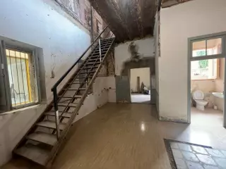 CASA EN ZONA ALTA DE BCN CON TERRAZA Y JARDIN FE1726