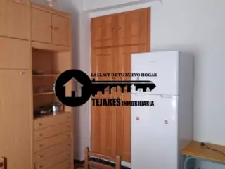 CASA EN LEDAÑA