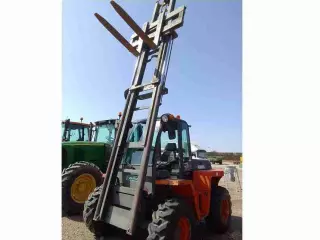 CARRETILLA TODOTERRENO AUSA CH320 4X4 MATRICULADA.