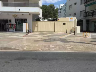 SALOU ALQUILER GARAJES &amp; PARKINGS.