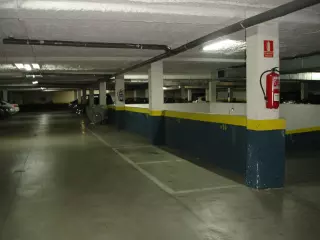 Canillas, de 1 a 4 plazas para moto. Alquilo-vendo. Ocasión