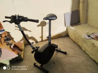 Bicicleta estática  de poco uso