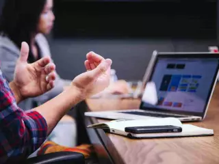 Ayudar financiera