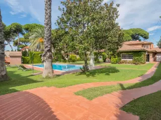 CASA VIENTOS CON PISCINA Y JARDIN BARBACOA - FE10500