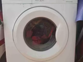 VENDO LAVADORA CASI NUEVA POR TRASLADO  PARTICULAR