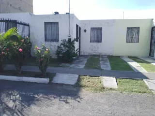 EXCELENTE CASA DE UN PISO 3 REC EN HOGARES DE NUEVO MEXICO