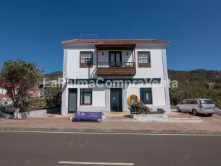 ID-423 Piso céntrico en Santo Domingo en secunda planta muy