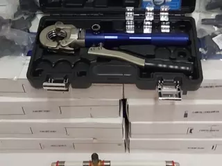 Prensa Manual para Tuberías Multicapa Tipo U | Cabezal Giratorio