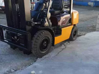 KOMATSU EN PERFECTO ESTADO