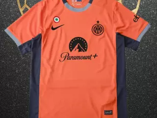 camiseta Inter Milan azul y negra