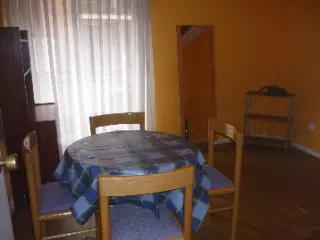 Alquilo un apartamento amueblado