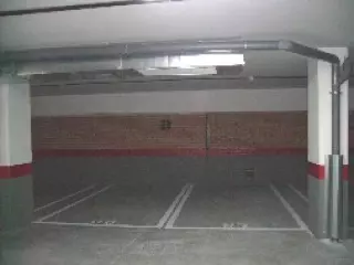 Vendo una plaza de garaje para coche en Adeslas