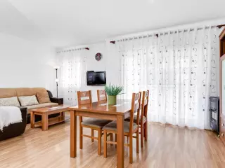 SE ALQUILA APARTAMENTO DE 2 HABITACIONES A 300 METROS DEL MAR EN TORREVIEJA (ALICANTE)