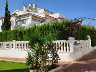 CLATE ADOSADO DE 3 HABITACIONES 2 BAÑOS EN LA ZENIA MAR III EN ORIHUELA COSTA (TORREVIEJA)