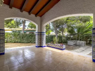CHALET DE 3 HABITACIONES 2 BAÑOS EN PUNTA PRIMA A 300 METROS DEL MAR  ( ORIHUELA COSTA) ALICANTE