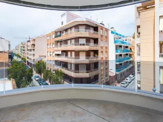 APARTAMENTO DE 2 HABITACIONES A 200 METROS DEL MAR, CON PICINA COMUNITARIA - ZONA TORREVIEJA -