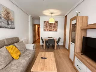 Apartamento en Centro de Torrevieja Reformado de 2 habitaciones  con licencia turistica