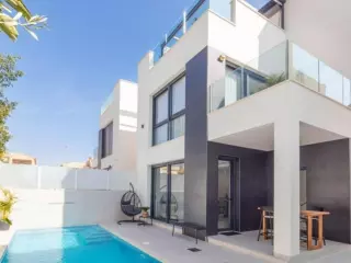 VILLA DE LIJO DE 4 HABITACIONES 3 BAÑOS, PISCINA EN PUNTA PRIMA EN ORIHUELA COSTA (ALICANTE)