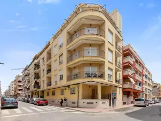 APARTAMENTO DE 3 HABITACIONES A 250 METROS DE LA PLAYA DEL CURA EN TORREVIEJA (ALICANTE)