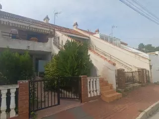 BUNGALOW DE 2 HABITACIONES 1 BAÑO PLANTA ALTA EN TORREVIEJA ( LOS BALCONES )