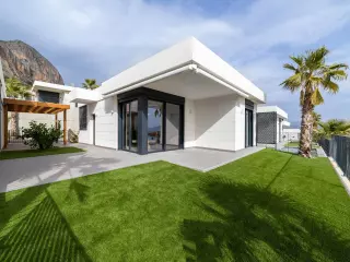 VILLA INDEPENDIENTE DE 3 HABITACIONES 2 BAÑOS CON VISTAS AL MAR EN POLOP (ALICANTE) ESPAÑA