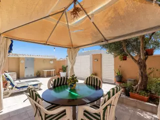 BUNGALOW PLANTA BAJA EN ORUHUELA COSTA. 2 DORM. 1 BAÑO. PARCELA 60 M2. PLAYA A 600 METROS.
