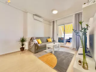 ¡LICENCIA TURÍSTICA! IMPECABLE APARTAMENTO CON PARKING INCLUIDO + PISCINA EN TORREVIEJA
