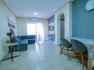 APARTAMENTO DE 2 HABITACIONES  EN AGUAS NUEVOS  EN TORREVIEJA CON PISCINA COMUNITARIA