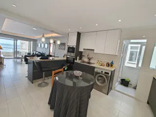 Se vende fantástico piso en primera línea con vistas al mar en la Playa del Cura Torrevieja
