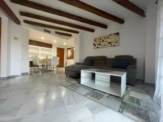 ÁTICO EN LA URBANIZACIÓN DE ALDEA DEL MAR! 3 HABITACIONES. 2 BAÑOS. GARAJE. PISCINA.