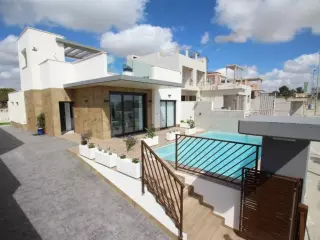 OBRA NUEVA EN ORUHUELA COSTA. 3 DORM. 2 BAÑOS. PISCINA PRIVADA. PLAYA A 350 METROS.