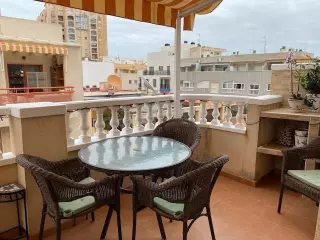 SE VENDE ÁTICO  DE 3 HABITACIONES 2 BAÑOS  EN PLAYA DE LOS LOCOS EN TORREVIEJA (ALICANTE)