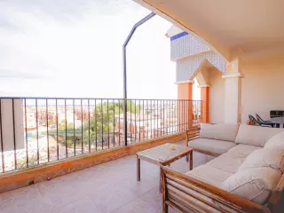 ATICO CON GRAN TERRAZA Y SOLARIUM DE 2 HABITACIONES EN PLAYA FLAMENCA EN (ORIHUELA COSTA)