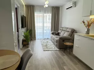 APARTAMENTO HECHO A OBRA NUEVA! TOTALMENTE REFORMADO. 2 DORM. 1 BAÑO. PLAYA DEL CURA A 500 METROS.