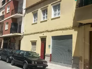 Casa Plurifamiliar de 2 plantas con Garajes en Albacete Centro Ciudad