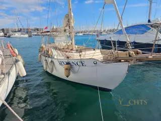 Velero Westsail 32