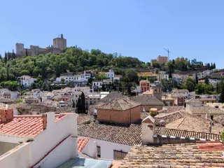 Edificio frente a la Alhambra 1.000 metros de techo ideal ho