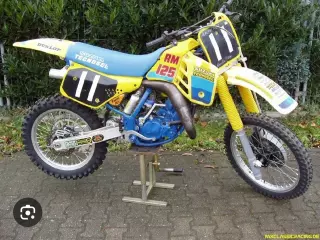 Motor rm 125 del año 88 solo motor recalco