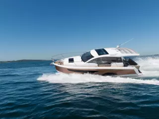 Sealine C330 (New Build)