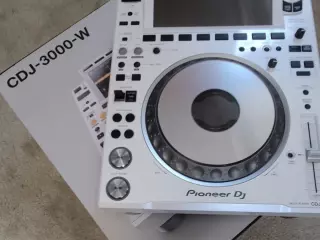 Pioneer CDJ-3000, Pioneer CDJ-2000NXS2, Pioneer DJM-900NXS2