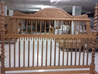 Cama Salomonico de Teca Macizo, SIN LACAR, de 200cm de Ancho