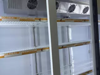 NEVERA DE BEBIDAS 3 PUERTAS
