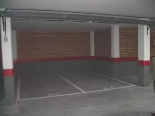 Vendo una plaza de garaje en la zona de Adelfas